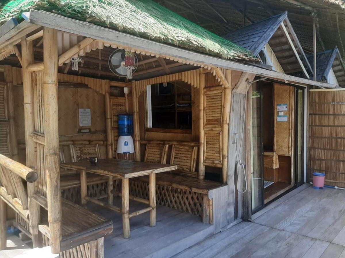 Paolyn Houseboats Coron Island Hotel Exterior photo