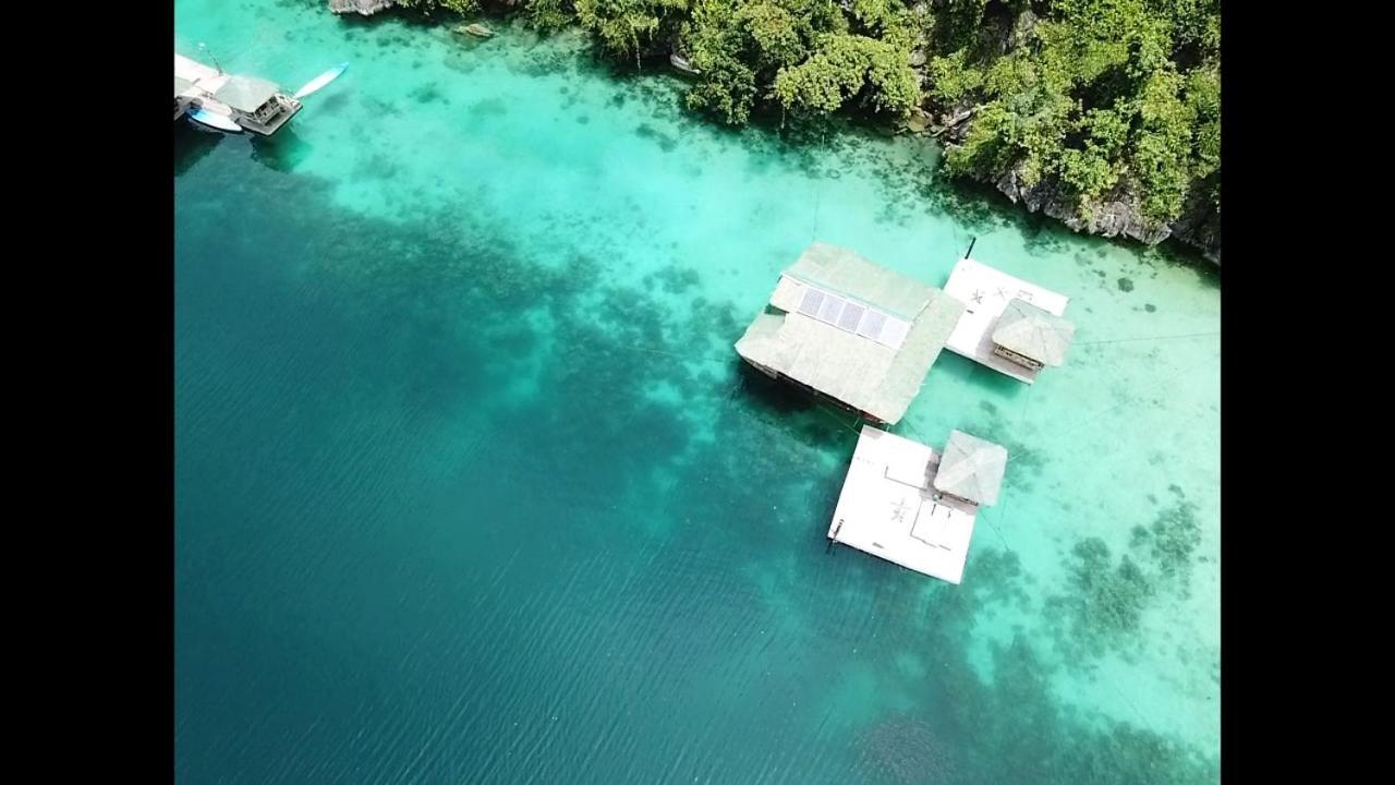 Paolyn Houseboats Coron Island Hotel Exterior photo